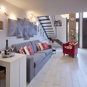 https://apt-star-loft.italymilanhotels.net