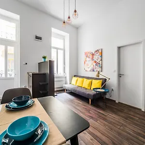 https://new-dob-53-center-apartment.inbudapesthotels.com